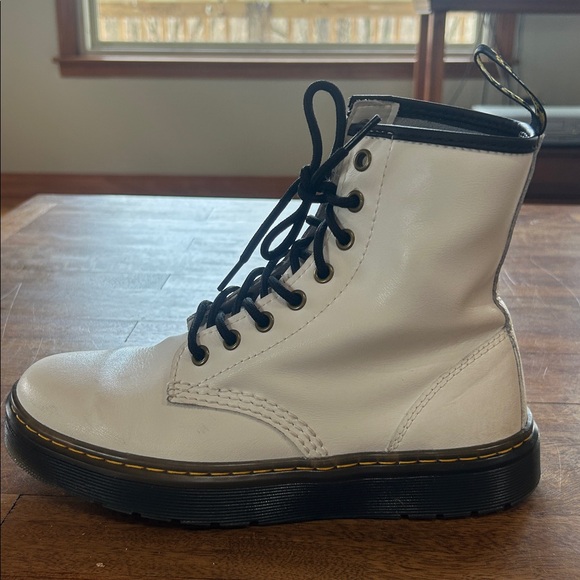 Dr Martens WOMEN\'S DR. MARTENS ZAVALA COMBAT BOOTS size 7